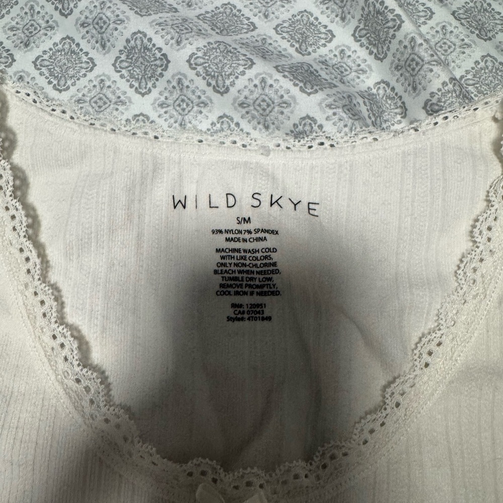 Wild Skye Ribbed Fitted Tee Size Small - Picture 4 of 4